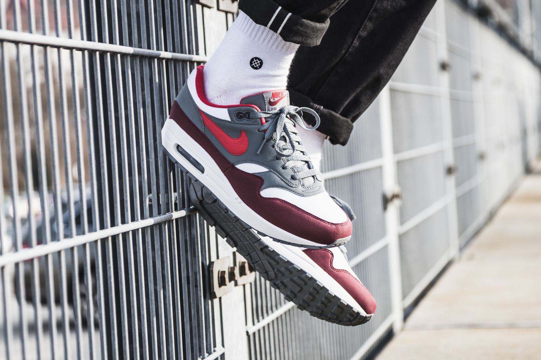 Air max 1 premium university clearance red